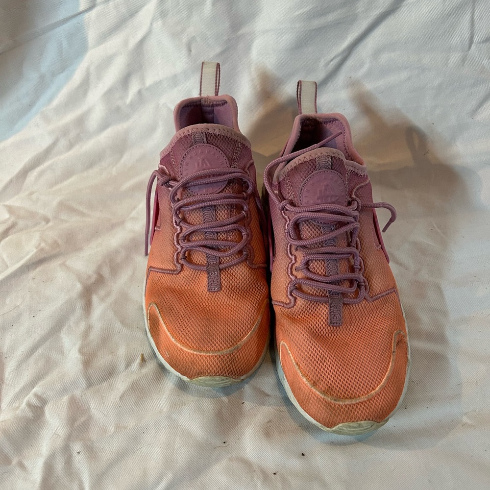 Pink Nike Air women’s 7.5